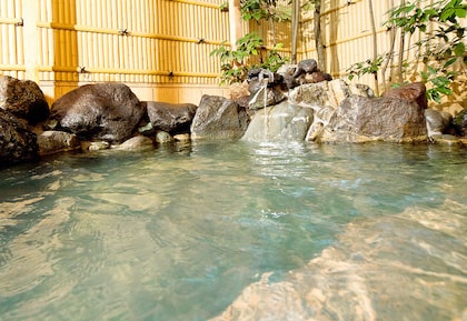 Yuwaku Onsen Atarashiya (湯涌温泉あたらしや)