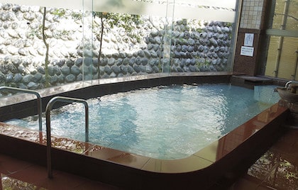 Shirasagi no Yu Yuwaku Onsen (湯涌温泉総湯 白鷺の湯)