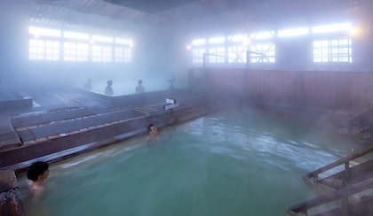  Sukayu Onsen (酸ヶ湯温泉旅館)