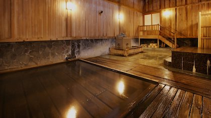 Tsuta Onsen (蔦温泉旅館)