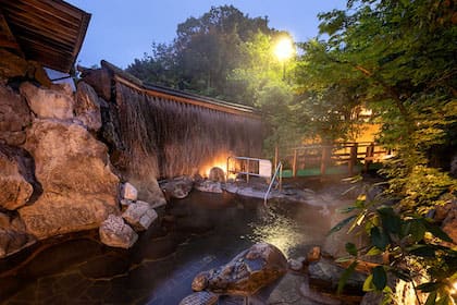 Harazuru Onsen (原鶴温泉)