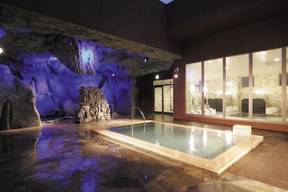 Naebo Station Onsen Kura no Yu (苗穂駅前温泉 蔵ノ湯)