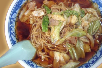 Yakisoba in soup (スープ入り焼きそば)