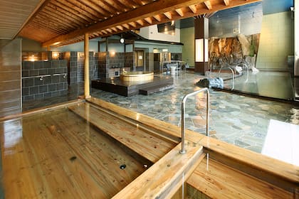 Tsuetate Onsen (杖立温泉)