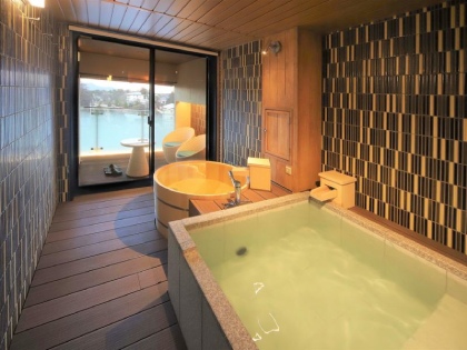 Room with private onsen